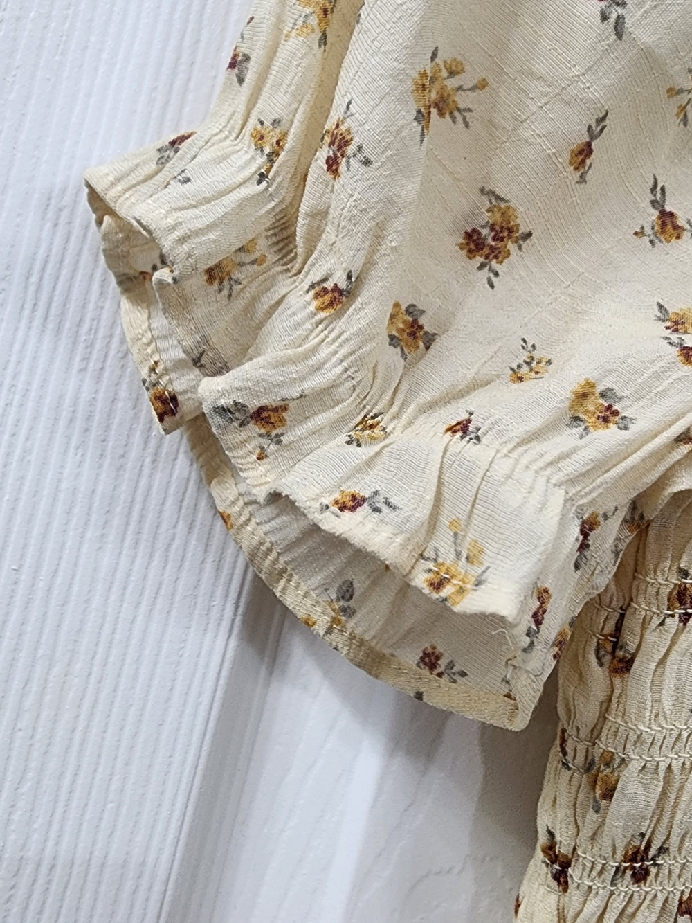 Trixxi Cream Floral Smocked Peplum Tie-Front Top Size: Medium - Picture 3 of 8